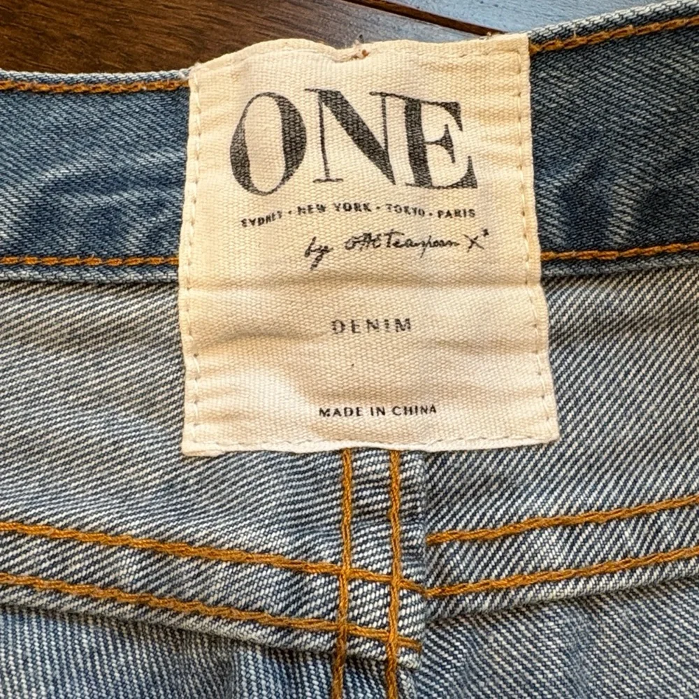 One Teaspoon Rollers Shorts Cut Offs Women's 28 Button Fly Distressed Light Wash - Picture 7 of 10